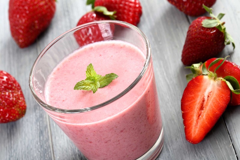 Meyveli Yoğurtlu Smoothie Nasıl Yapılır